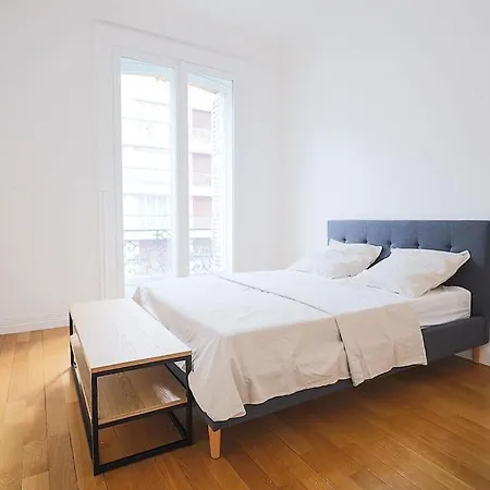 Magnifique Champs-elysees / Arc De Triomphe Apartment
