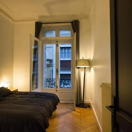 Apartment Magnifique Champs-elysees / Arc De Triomphe